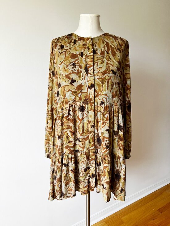 Aritzia Dresses & Skirts - Aritzia Wilfred Barossa Floral Mini Dress Size S